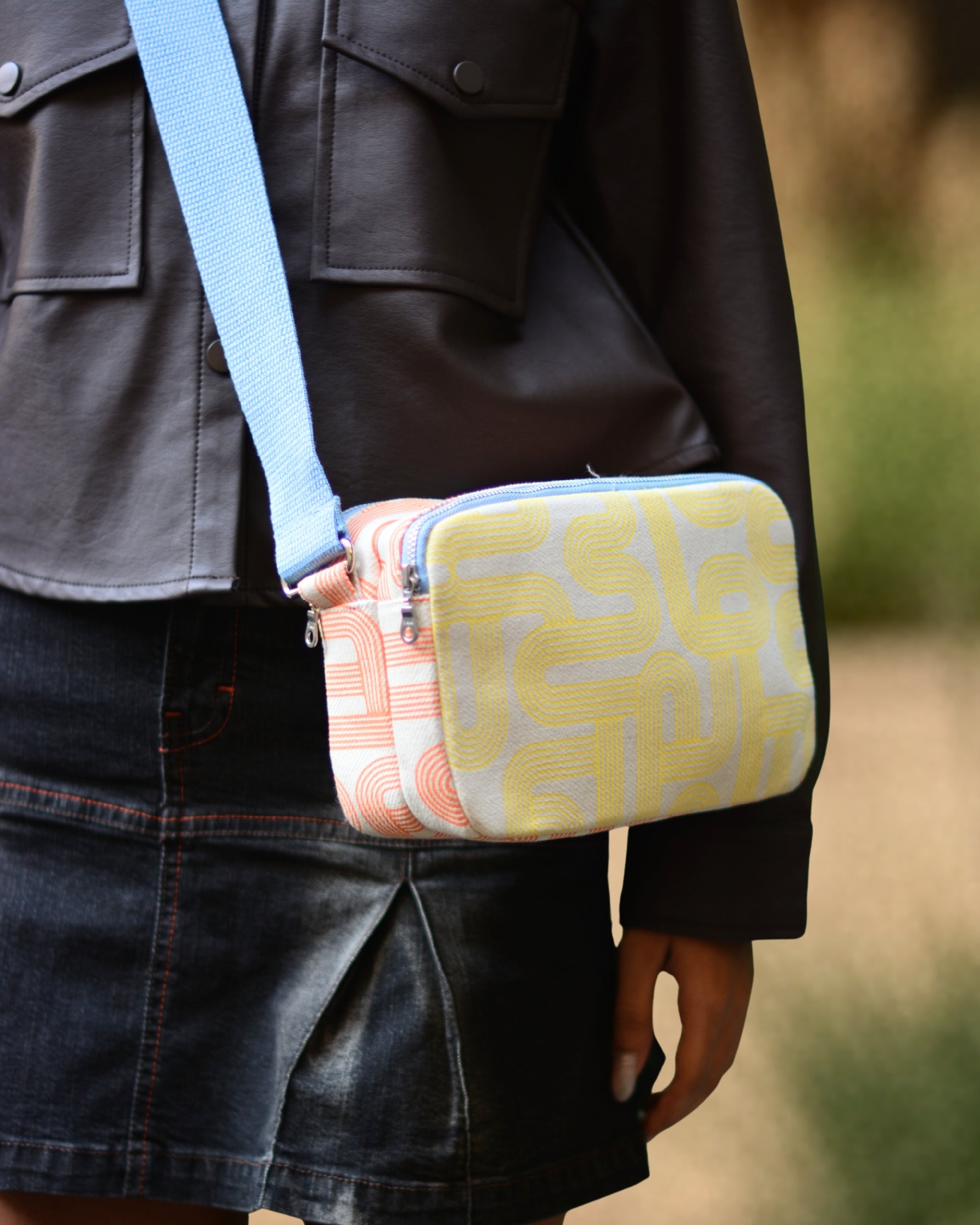 The Box Sling - Global Worming